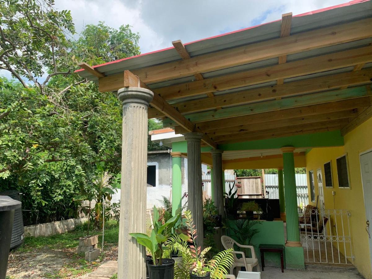 Shalom 2, Manor Park Appartamento