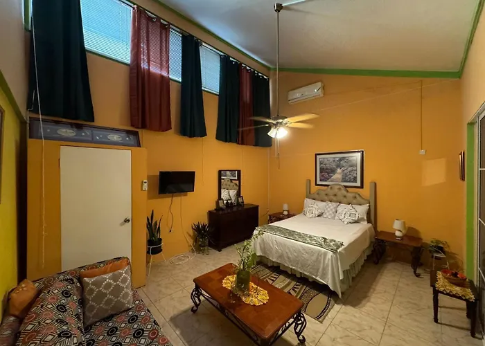 Shalom Suite 2, Manor Park
